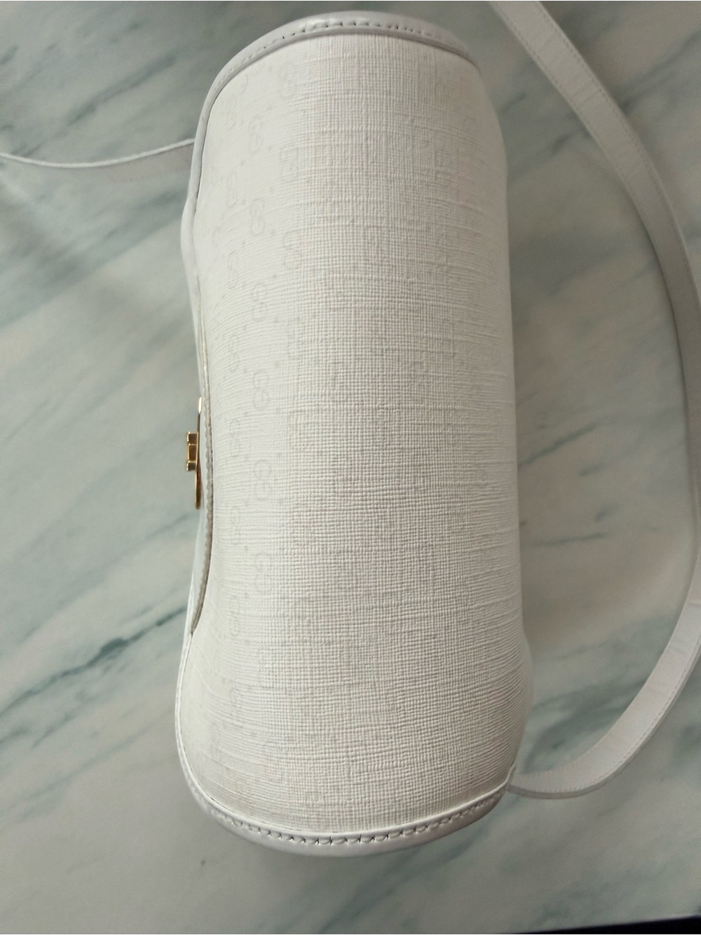 Vintage Gucci White Crossbody Bag with Gold Hardware - Picture 7 of 15